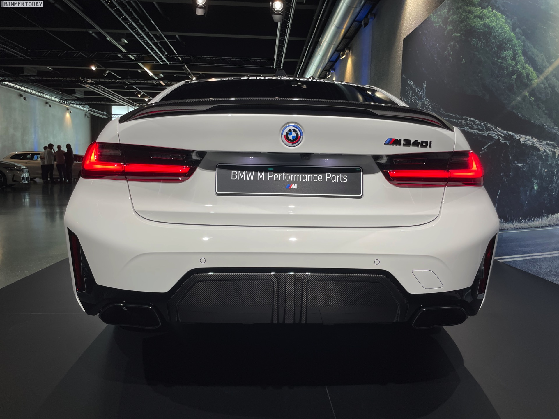 BMW 3系320/330 LCI MP款碳纖維後擾流 T-298