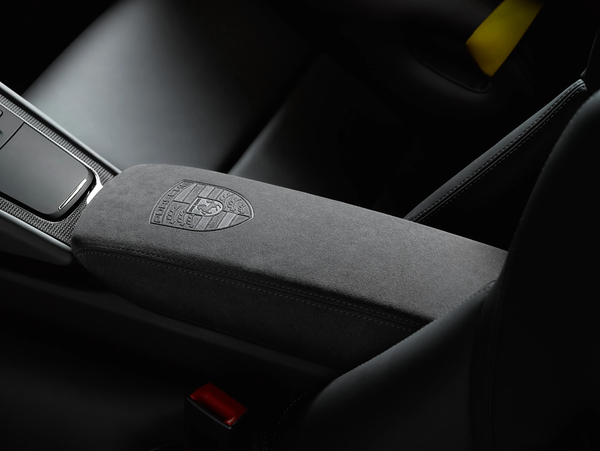 Porsche 原廠 Alcantara 麂皮 中央扶手 ( Porsche 盾徽 ) For 718 ( 982 ) / 911 ( 991.2 )